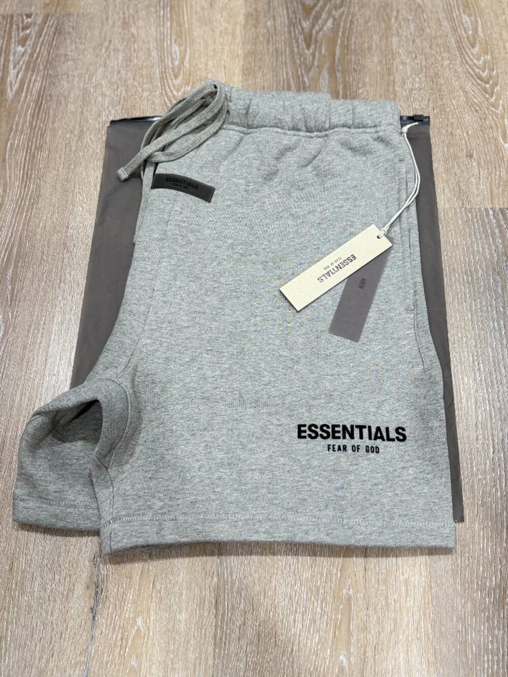 SS22 Essentials Sweatshort Dark Oatmeal